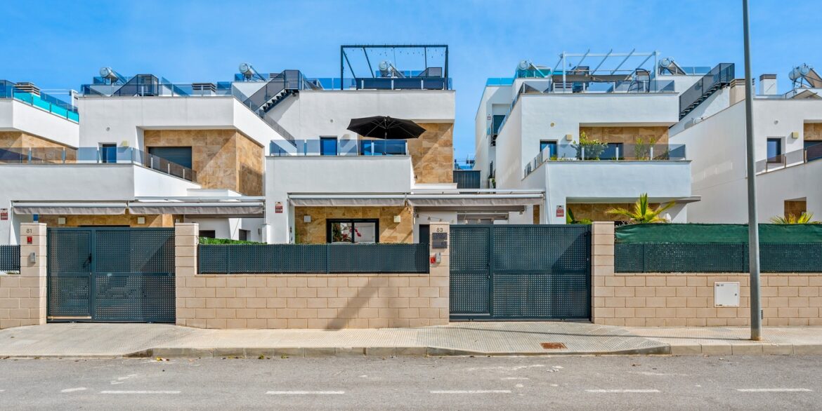 o_1jjp9kh9ea7v11kii31q4t15kh2v