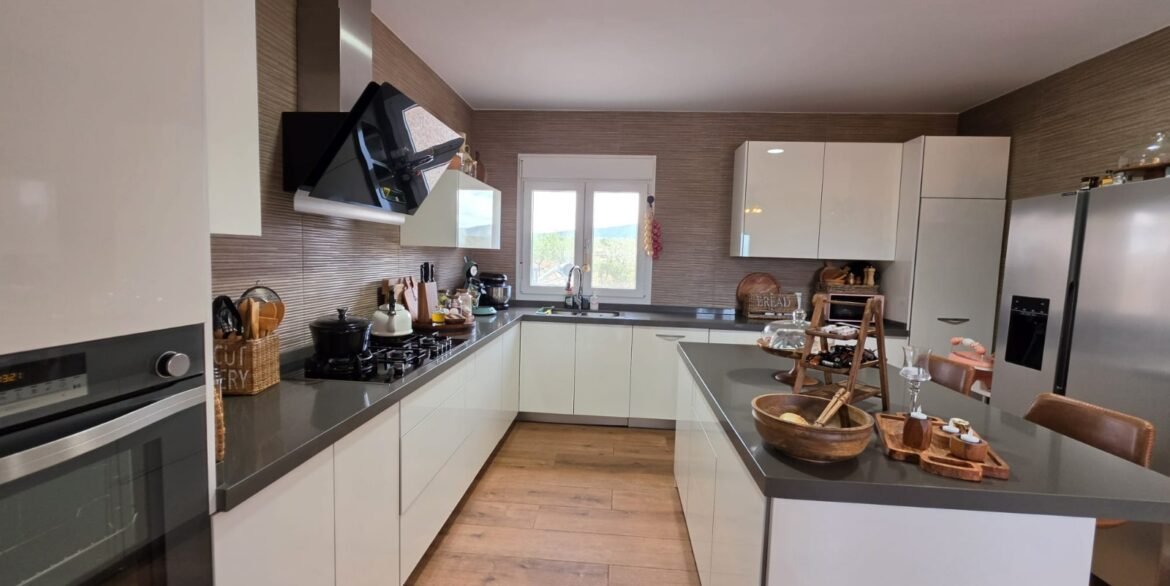 o_1jjq4bdpn1ipc1ivc17ot11kr1r274a