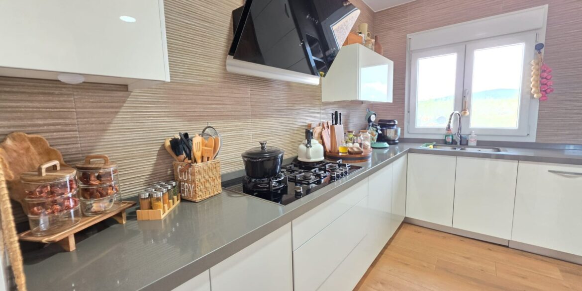 o_1jjq4bdpn1lcu1t3t1kib101g1i7m4b