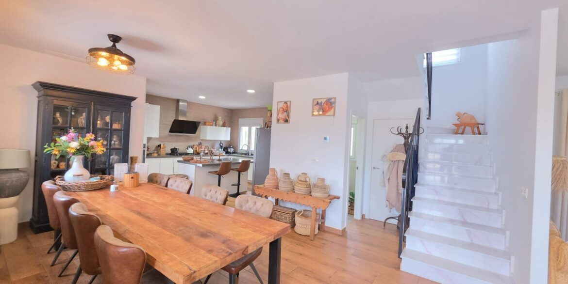 o_1jjq4bdpn1pctkvo20tbutio742