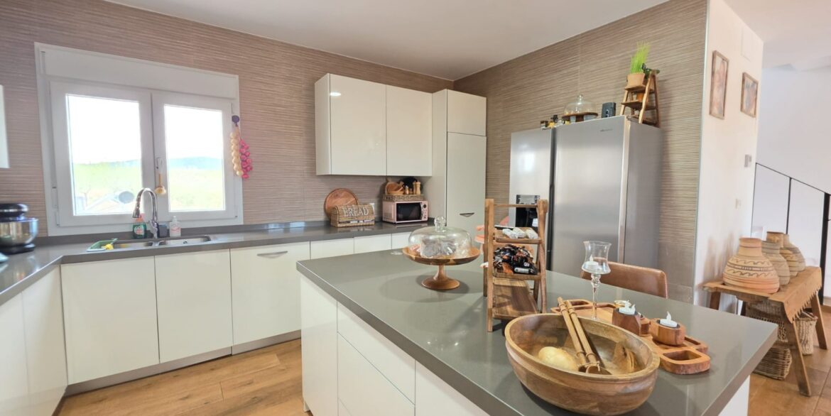 o_1jjq4bdpn1ps56431d8n1p4c9dh4d