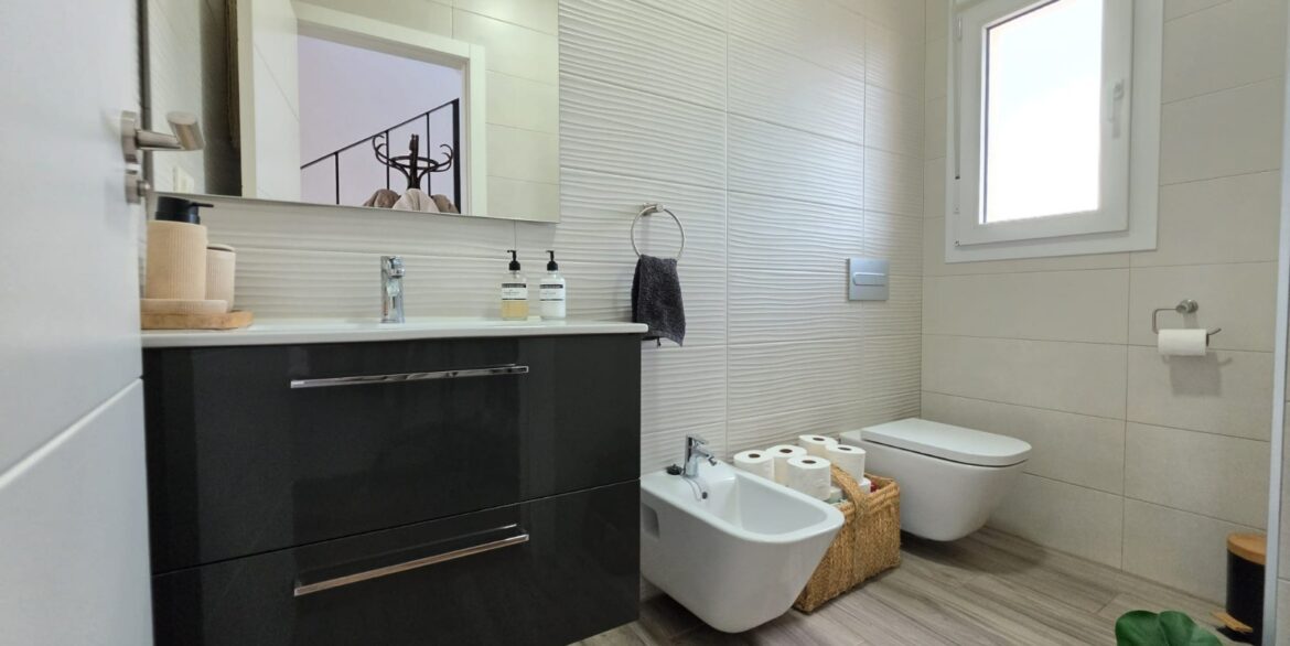 o_1jjq4bdpn201j03175jpct10hr48