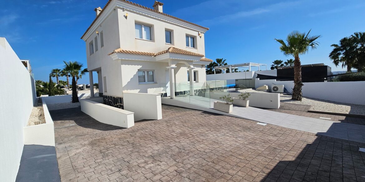 o_1jkit27ts1uoj1bhg1n6o8pq1hml2c