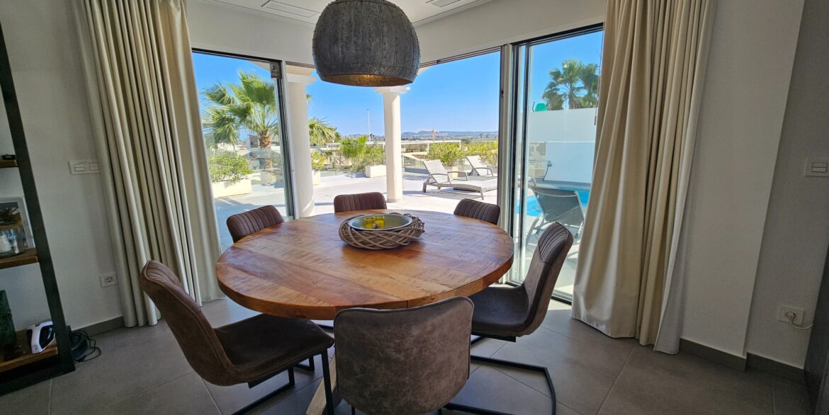 o_1jkit27ts1v751m91rgi1hn3s729