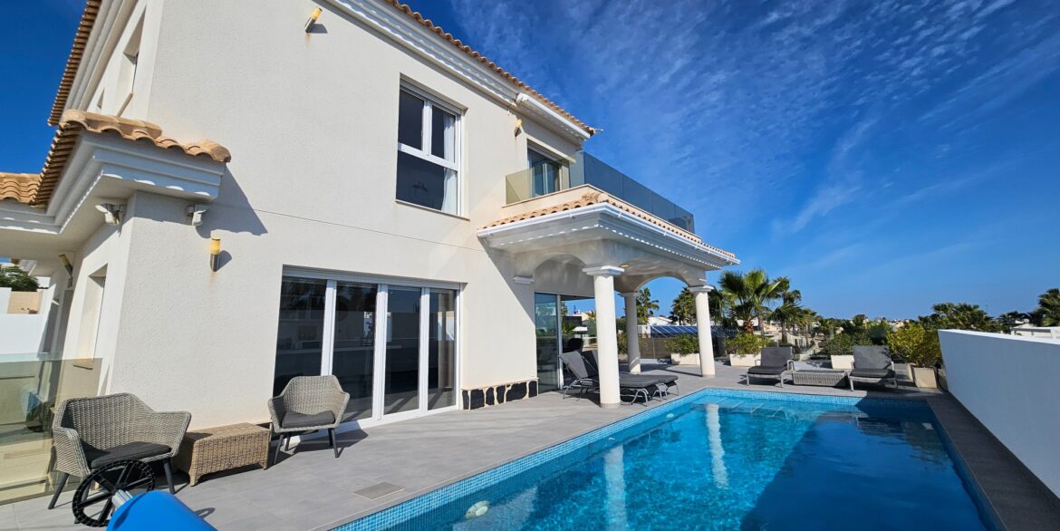 o_1jkit27ts2v99cb1ji012rbekg28