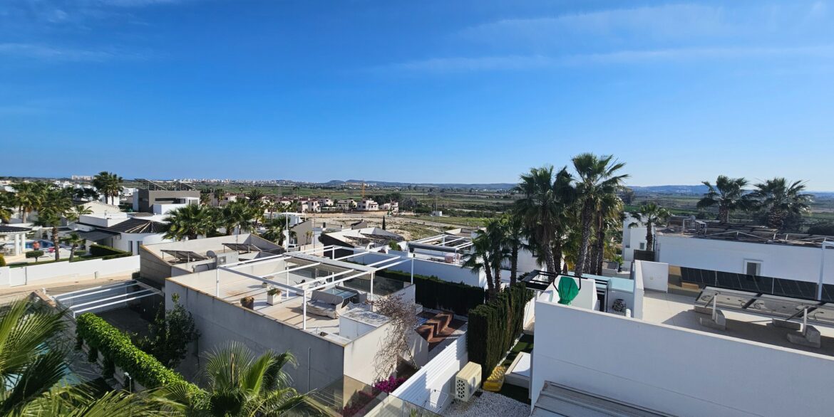 o_1jkit27ts74r1a1f13jjutpbv20