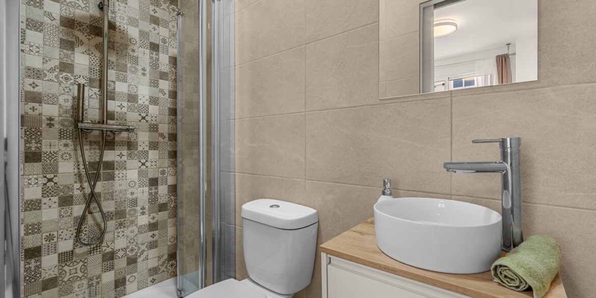 o_1jkvaqmh01tr2iav163k7uu1aju2m