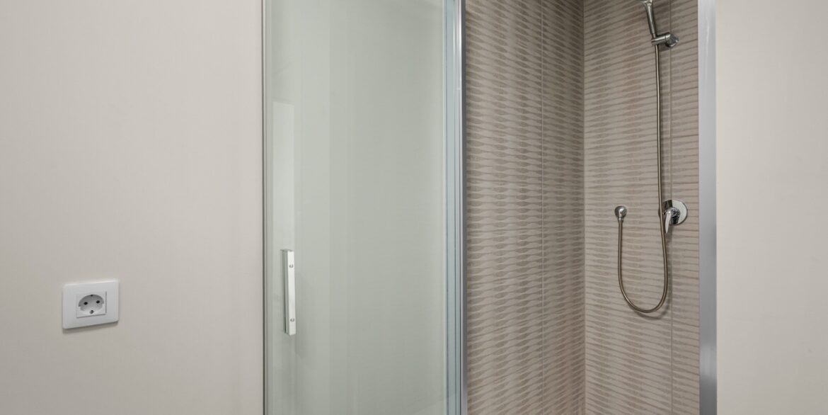 o_1jkvb31b3pkgqts7ko1a0o181434