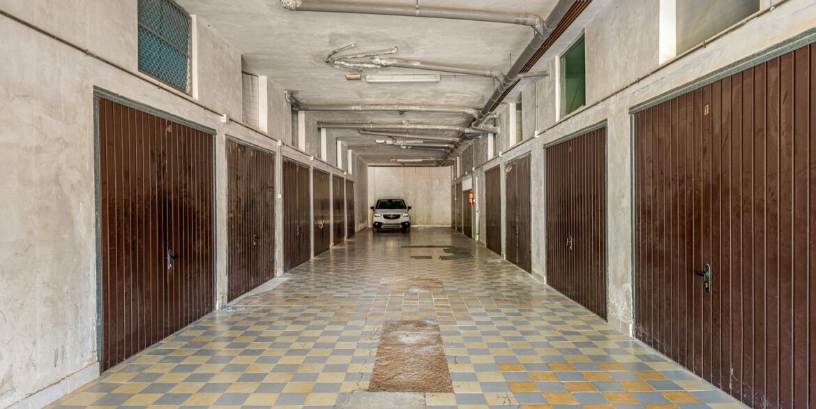 o_1jkvb9i071co12a517atl7j18892v