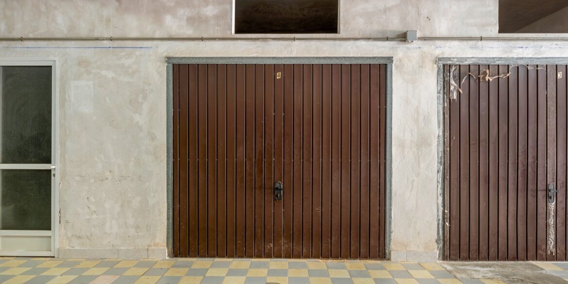 o_1jkvb9i071slc1g5h1s5pnf52b730