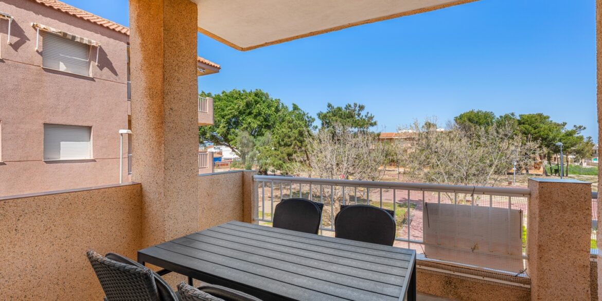 o_1jkvb9i076rd126r1tv117141hbv2q