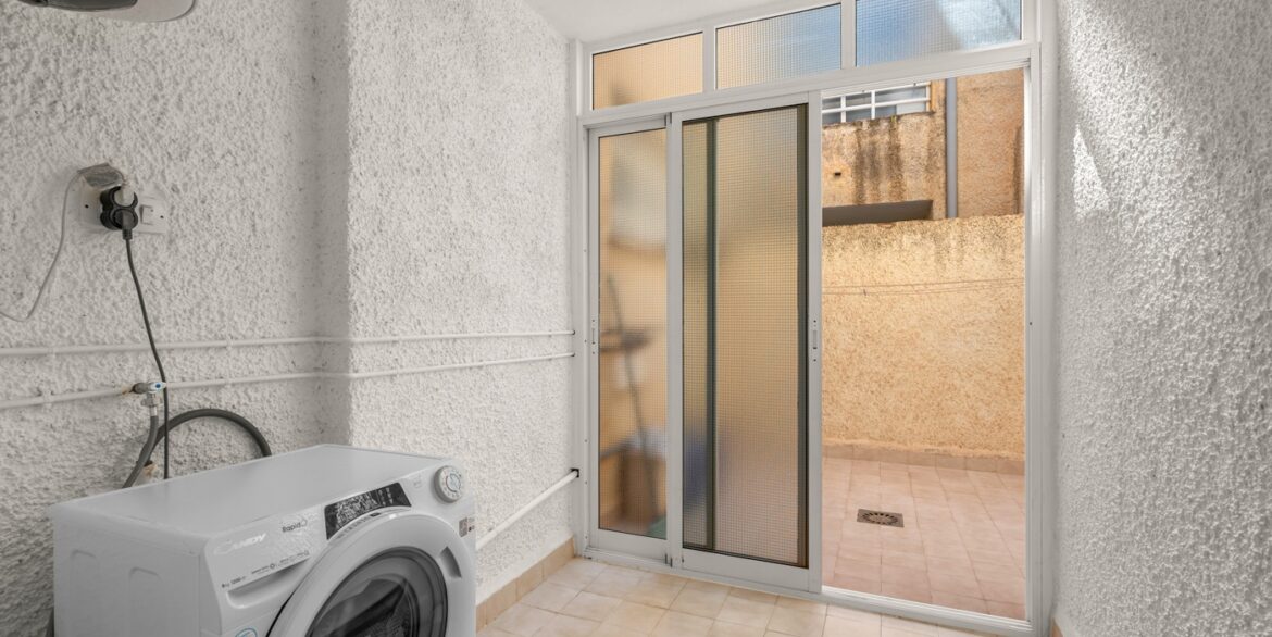 o_1jkvb9i07m10a06h4i1jtj9lf3g