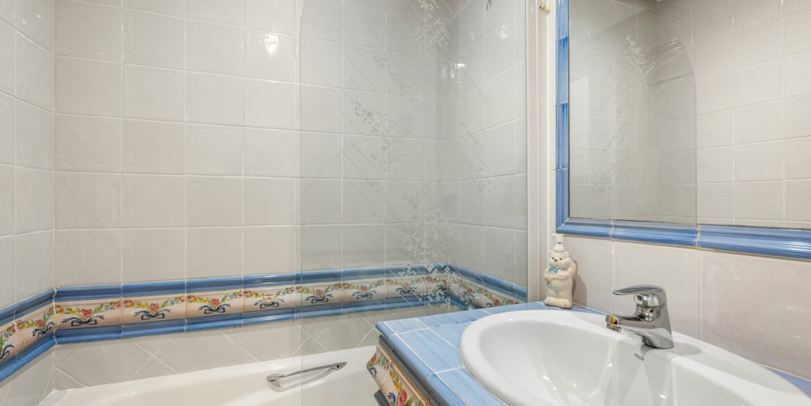 o_1jkvbniav19jq1m4vuefqrr12pg34