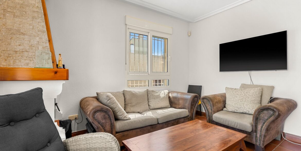 o_1jkvbniav2i219i4coq1e631jmc3d