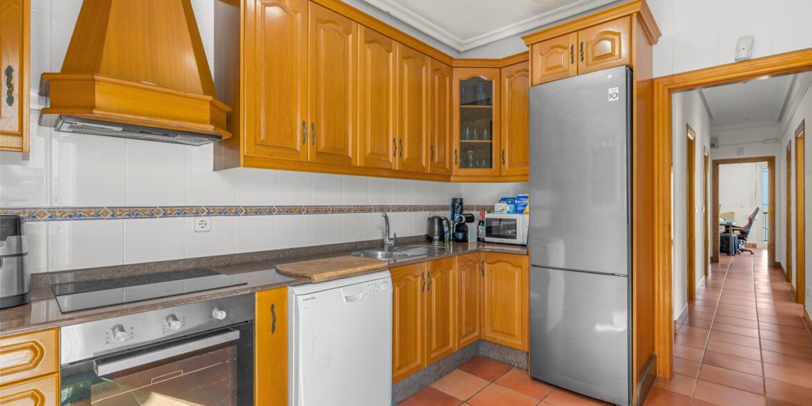 o_1jkvbniav9as18tf1n90n4lj339