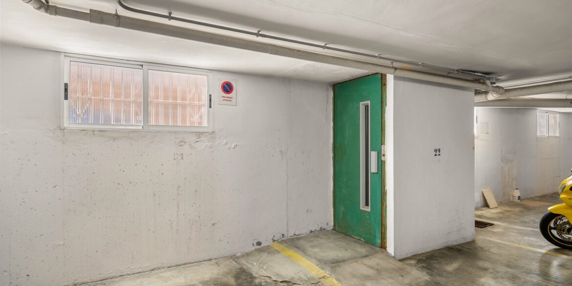 o_1jkvbnib01ch11n02p4vbt0dt13i