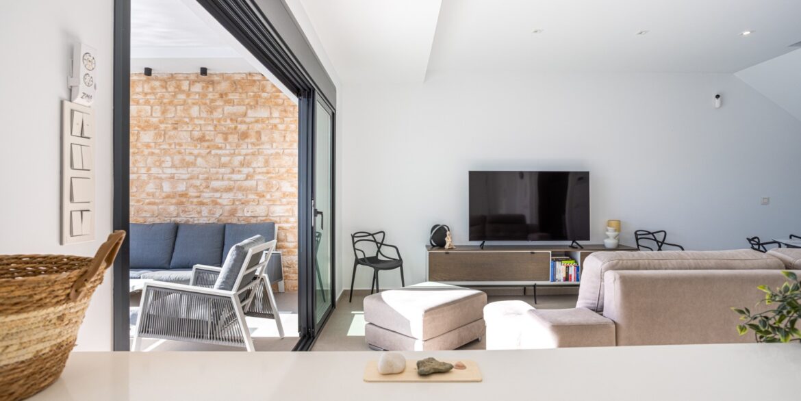 o_1jkvjqch91mri23u7g01oli14003a