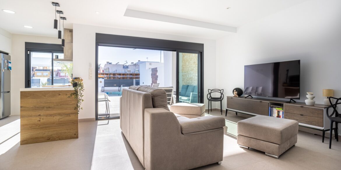 o_1jkvjqch9fvjgrp1q1e1bilidq3j