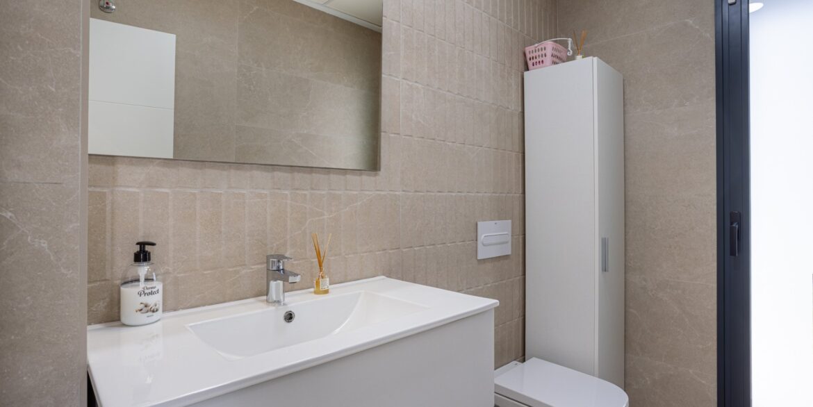 o_1jkvjqch9g8rfam1blf81cpmo3m