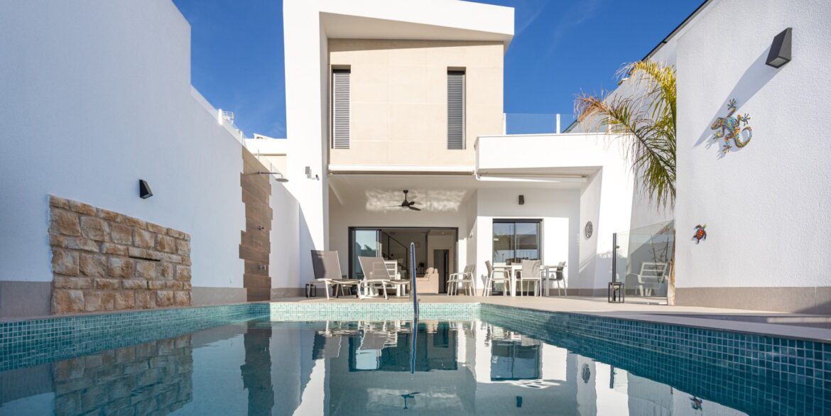 o_1jkvjqchada0rbp10tg7qi1e6p4p