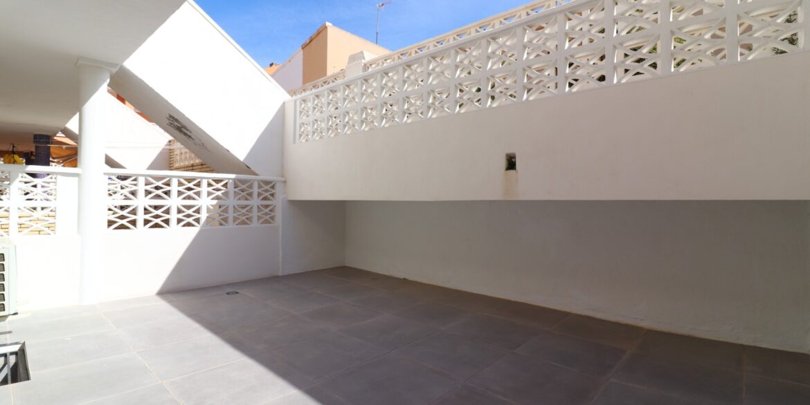 o_1jl222aei1jh51fa0s6c1bmkov31s