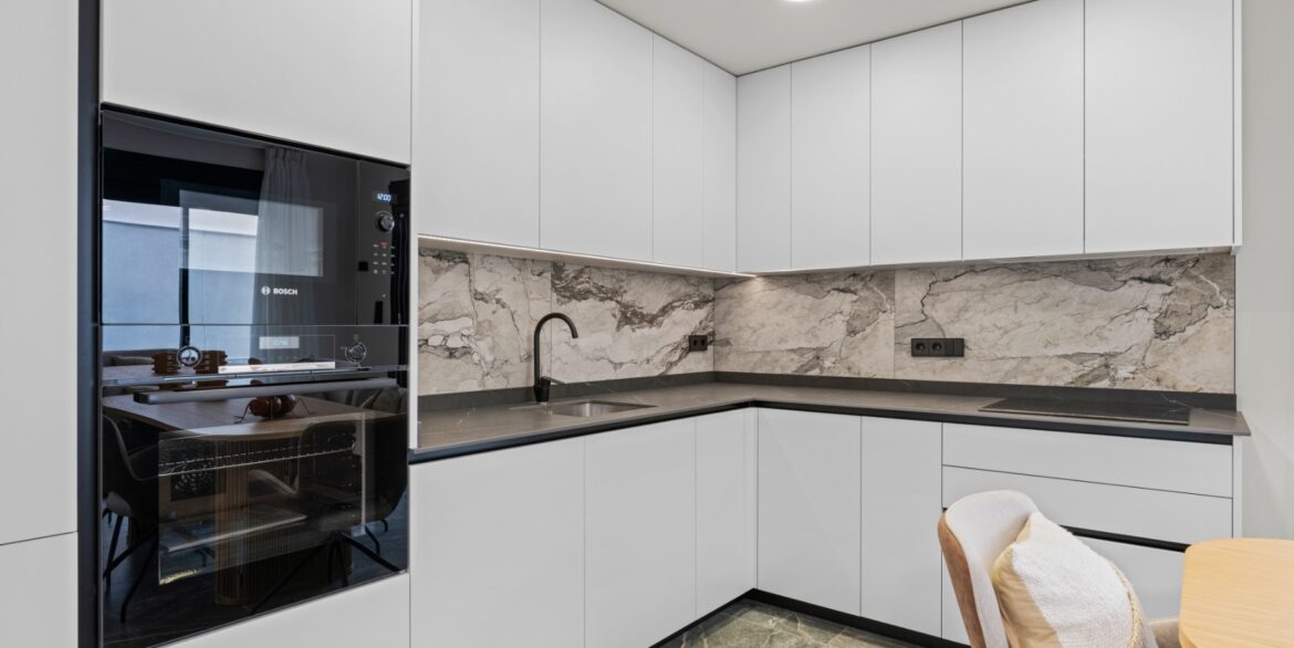 o_1jl48024b1lvn1h2f1pc917i12702j