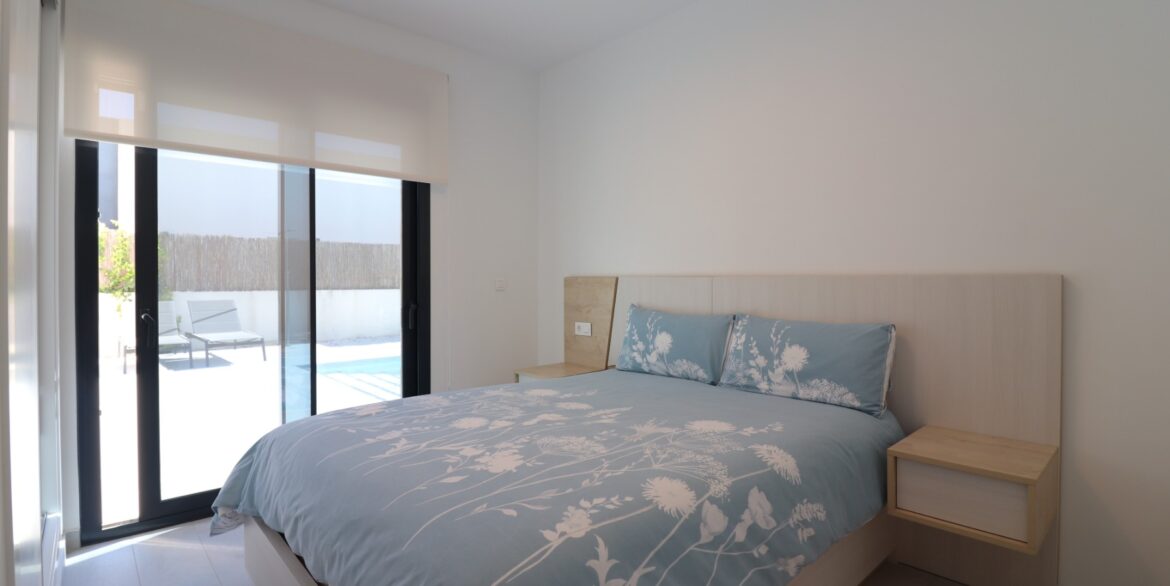 o_1jl6q5r4e15dm19gn1tv68g5ng92l