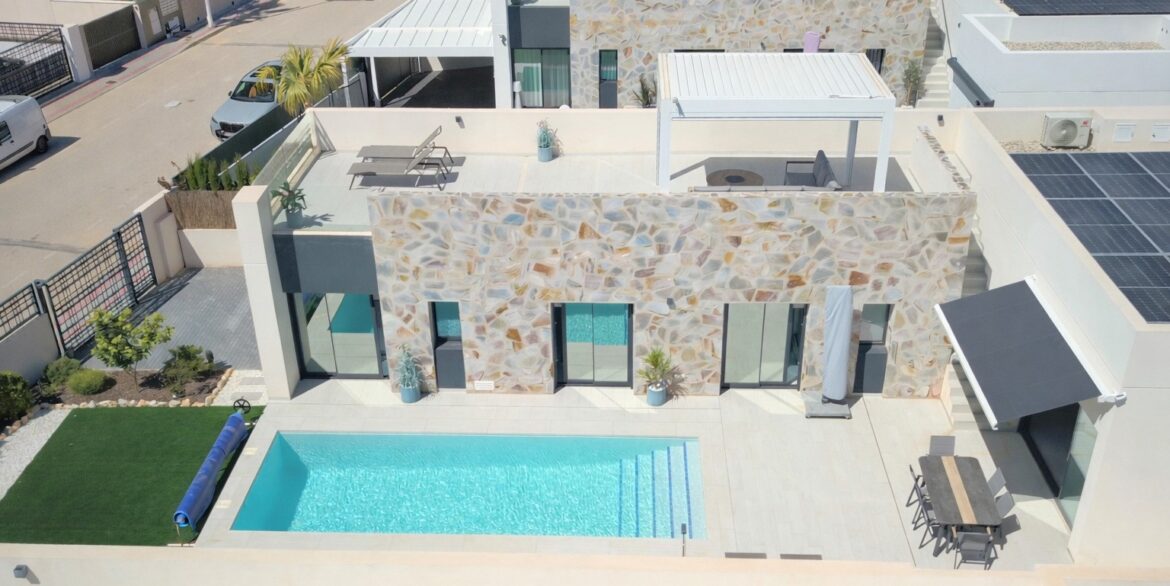 o_1jl6q5r4e1b0u1uqh4sq4nk1jo336