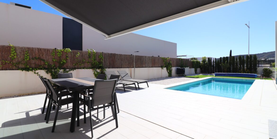 o_1jl6q5r4e1ehm1tdubtikvn3sp2s