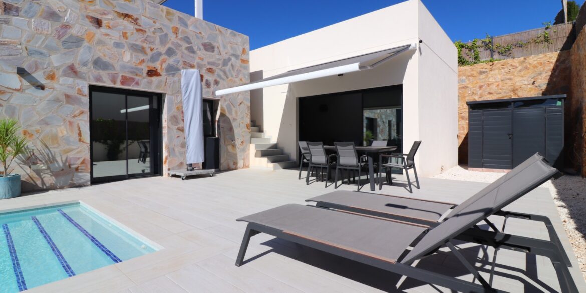 o_1jl6q5r4e1qub12m0k2q1vr041l2u