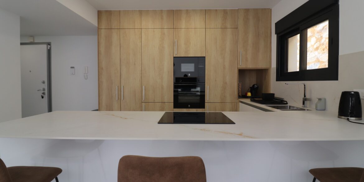 o_1jl6q5r4eshp1mbdqp1p6119b62f