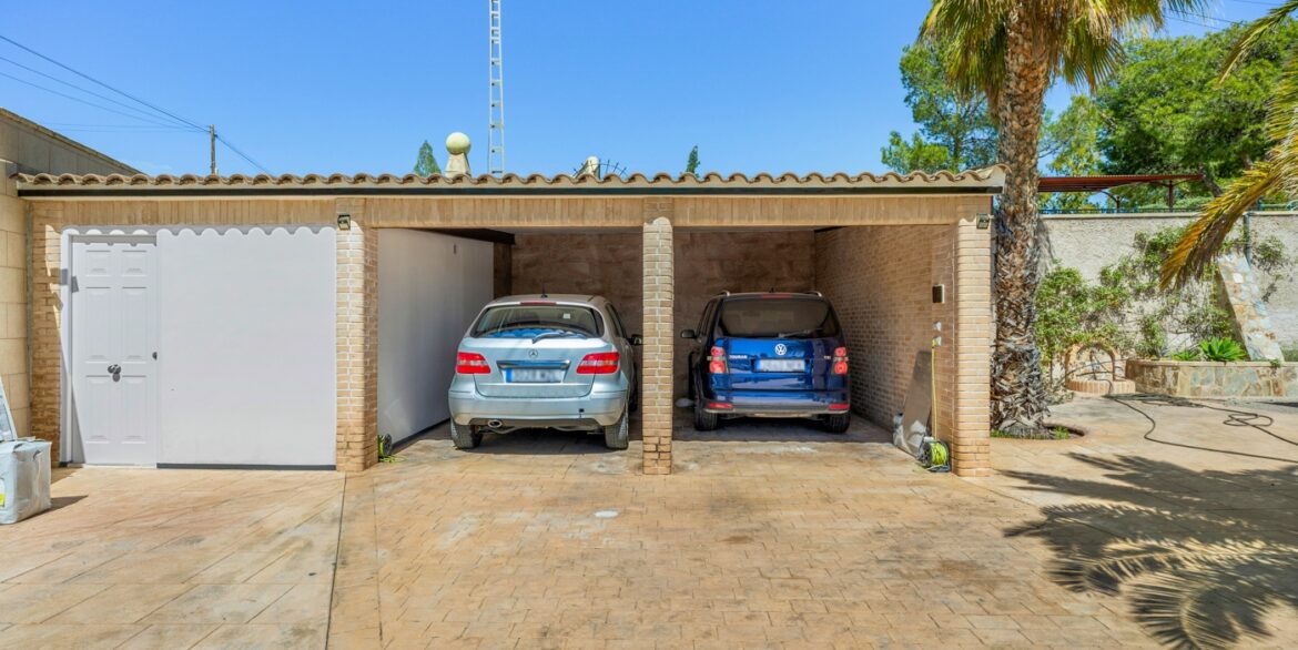 o_1jlc1284514001epu1pt81dgisnq37