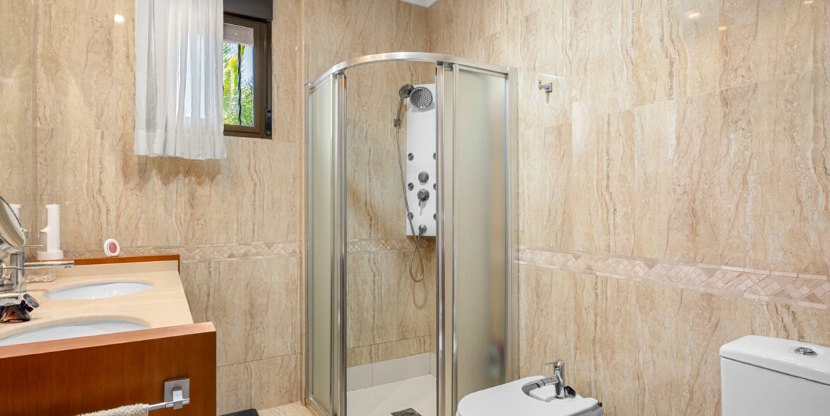 o_1jlc128451kt61603rsj3v31dtv3e