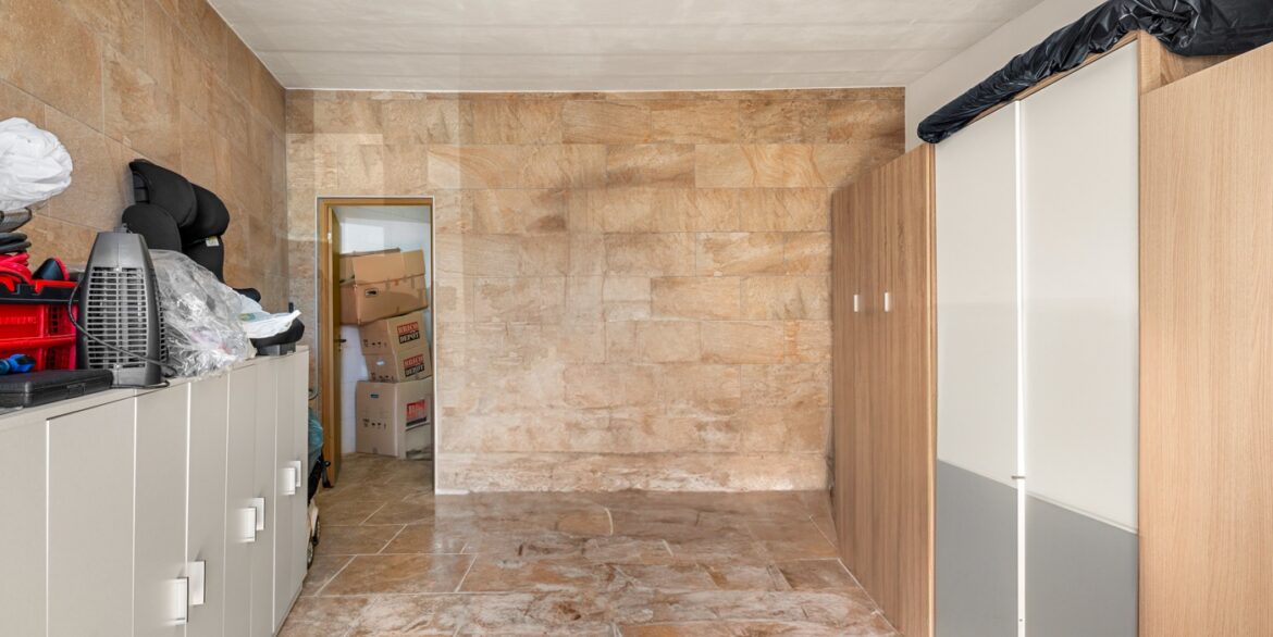 o_1jlc1284592d1rhq73r1kispfa36