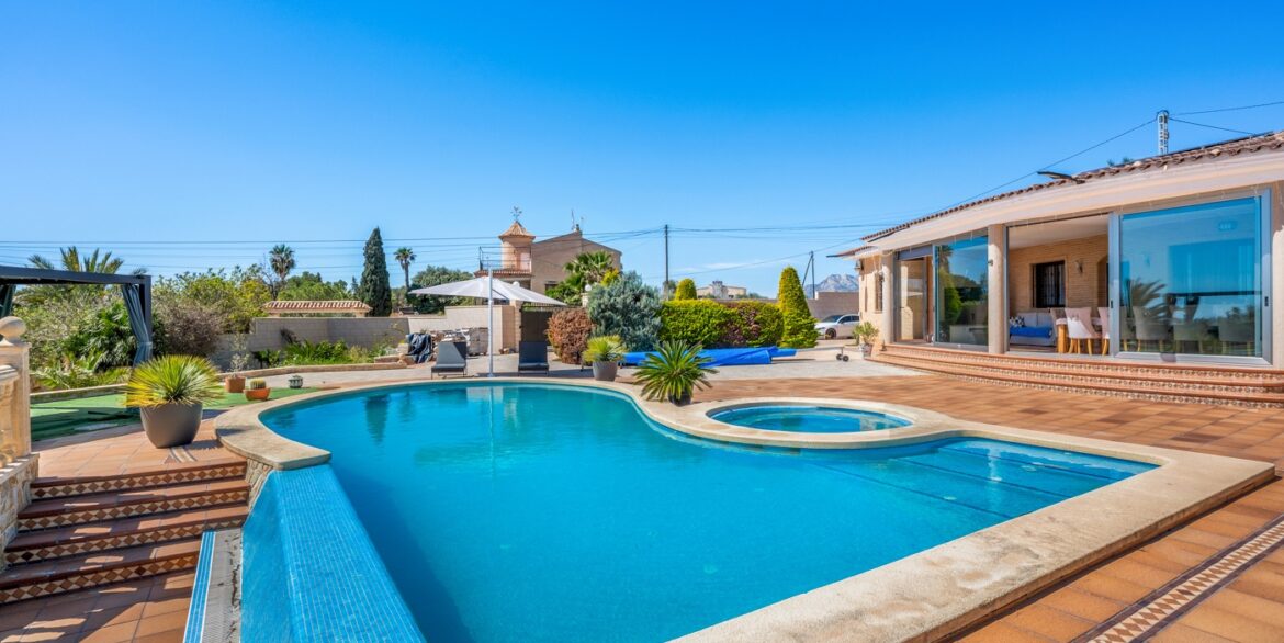 o_1jlc128459jq3571o83mqga2k32