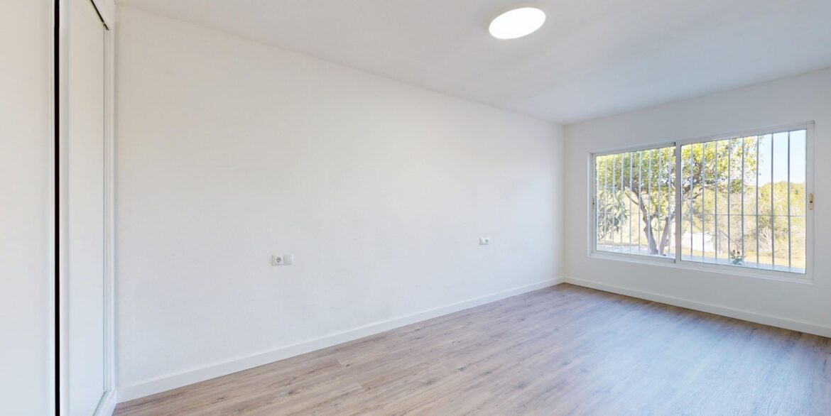 o_1jlfekpvs1brgrd9148k1or1pv42p