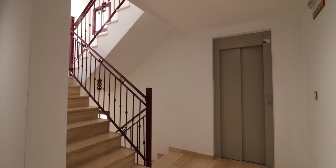 o_1jlmk53983n91ec18nr1s7c110c1i