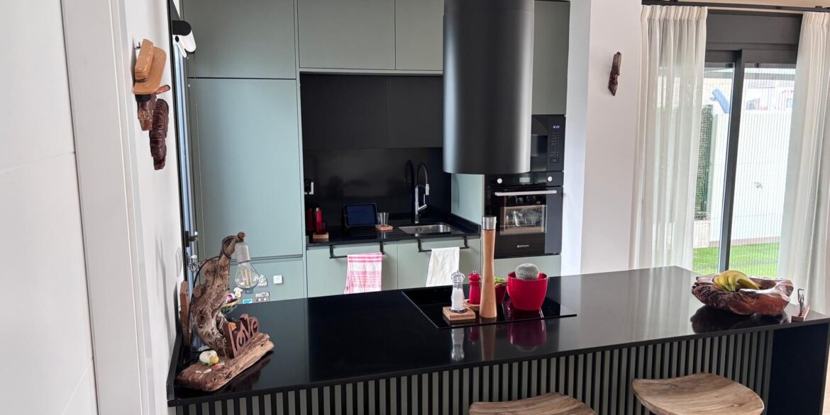 o_1jlrsobcf1us1fk1lfq1hlg10gc37