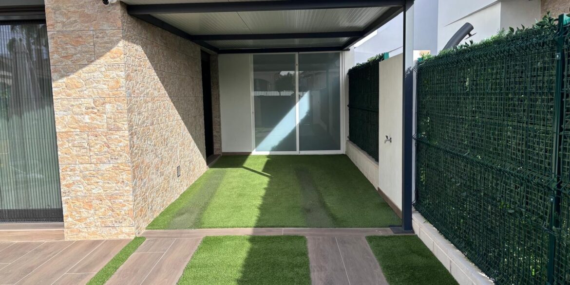 o_1jlrsobcfdhn14cm14ellub1puj2v