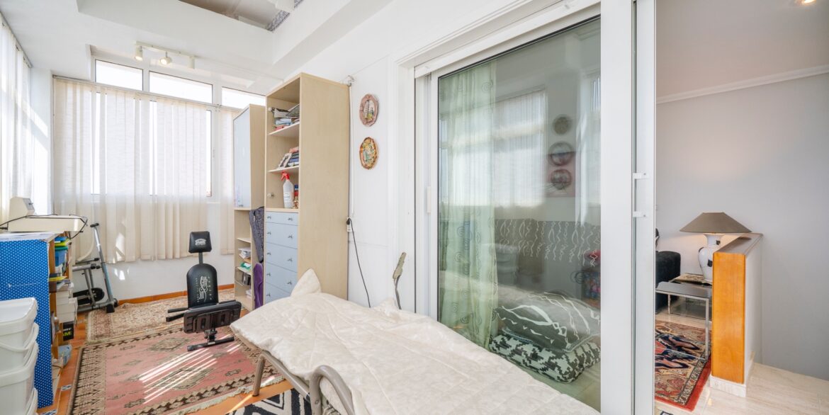 o_1jlusebu81en7tcv1npj1mrmglj3t