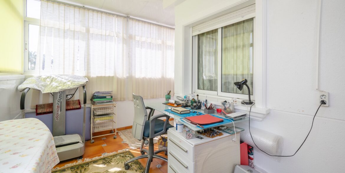 o_1jlusebu81jt115s110bl9qs1a2q40