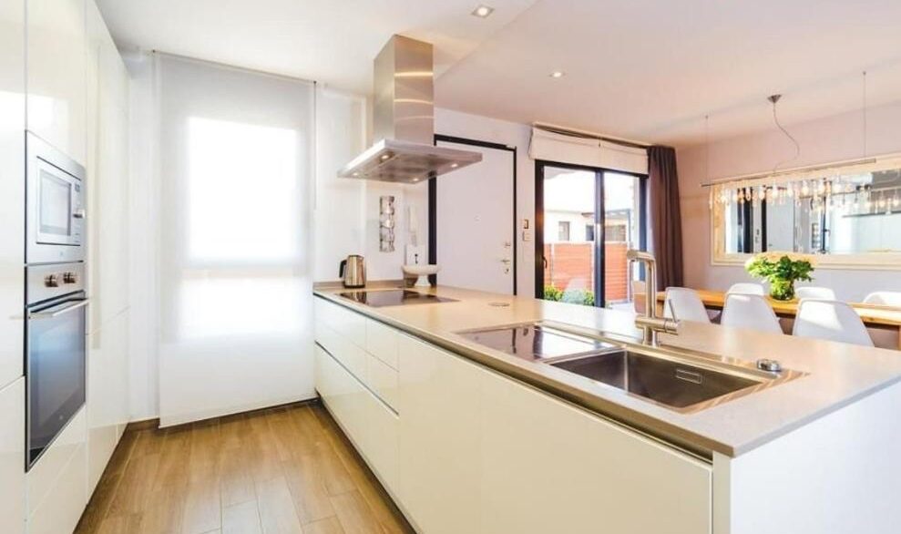 o_1jm0em6mb122sm411ug1ofr7m2b