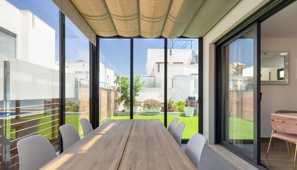 o_1jm0em6mb53c1q1g68q1lr7ruu2n