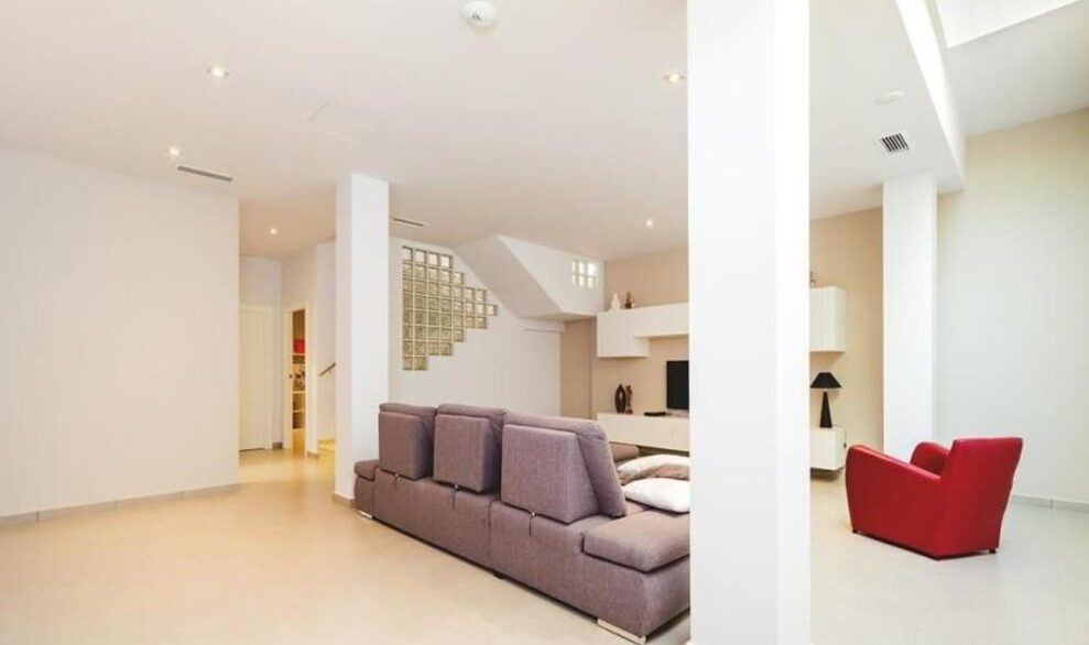 o_1jm0em6mbfbd1i1tu081nvl15282o