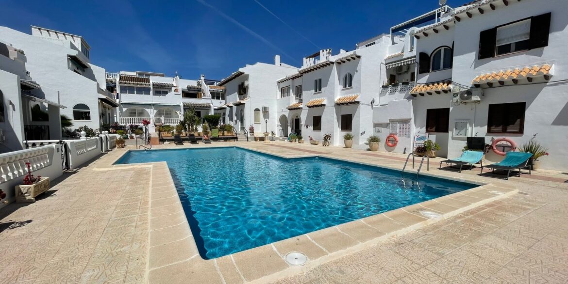 o_1jmnmv2kne121gia1guj1h2823c2t