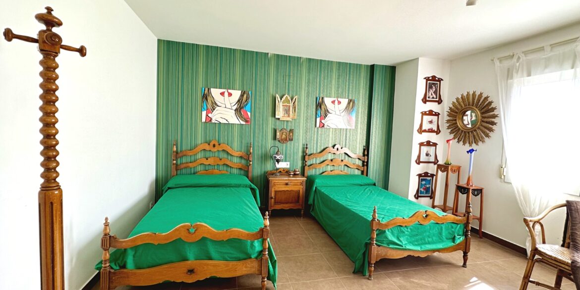 o_1jmntphehm4lpjc16719l1lit2q