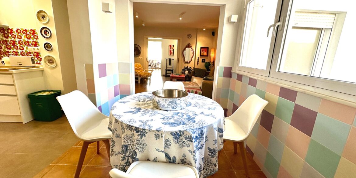 o_1jmntphei15nbq571qtk4il1ro235