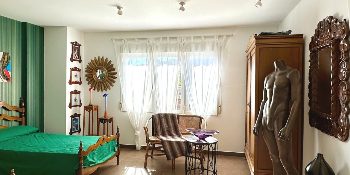 o_1jmntphei1hrqlcl1f57le11trv2r