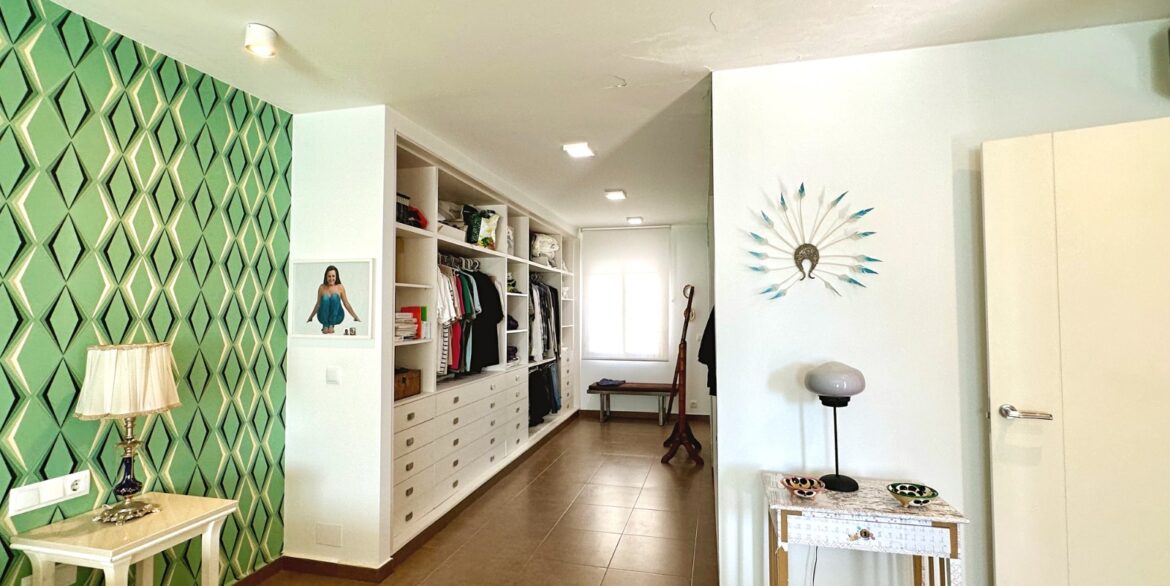 o_1jmntpheifnqjn4u4n1ffn17mt3p