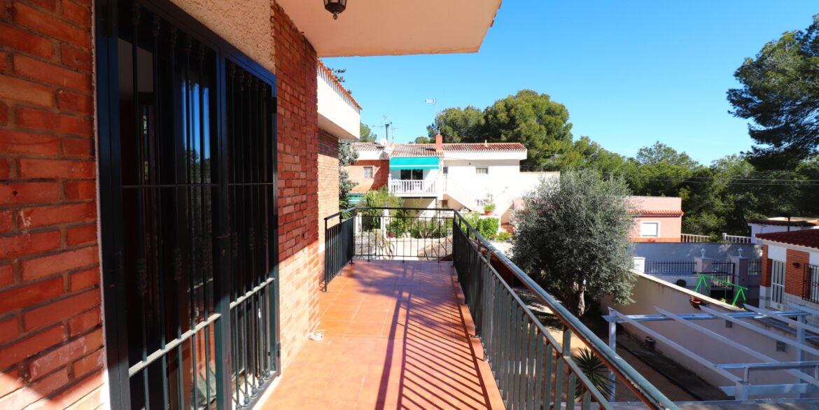 o_1jmo4s5f81cpfcb7t7fqtg1q362j